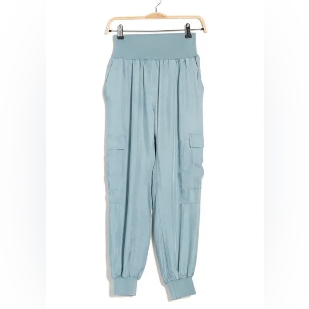 Cinq à Sept Light Blue Joggers